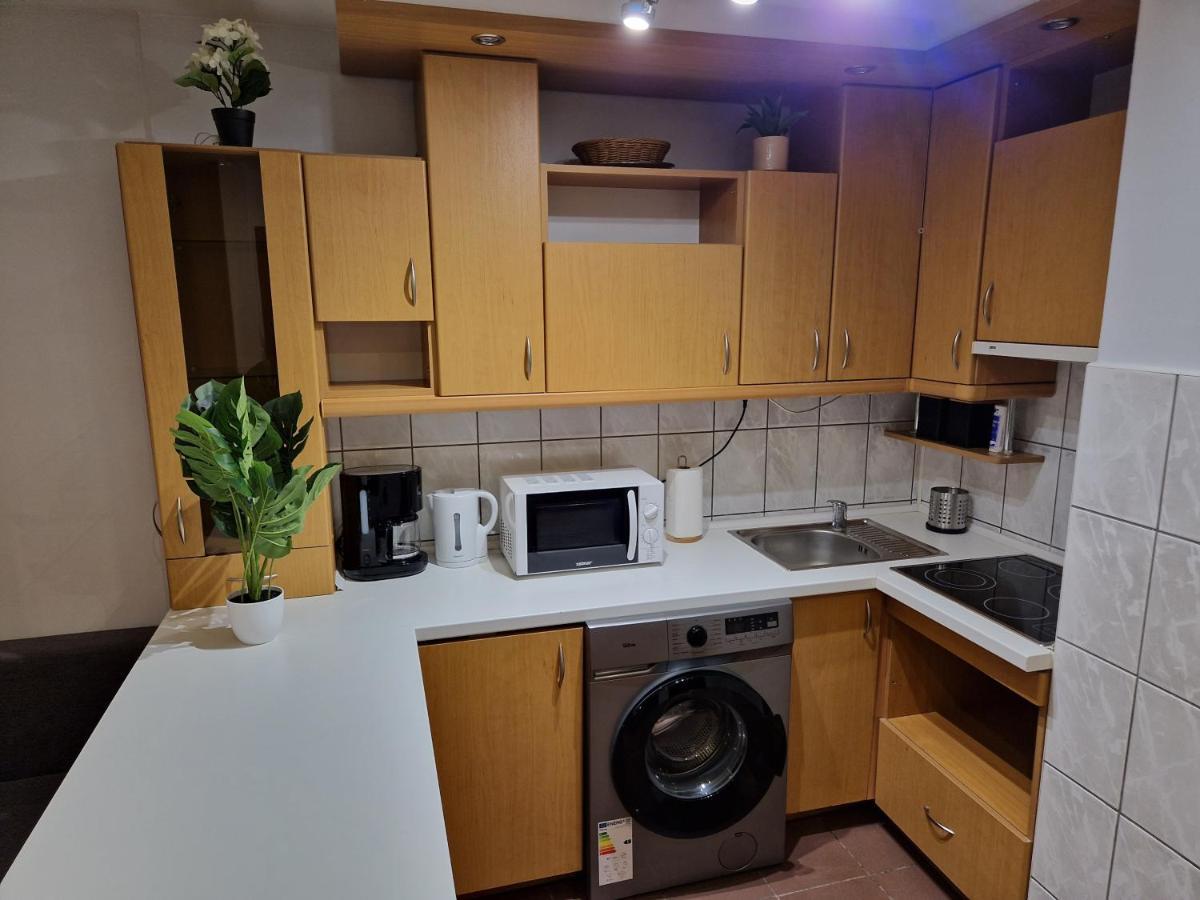 View Apartments And Rooms *