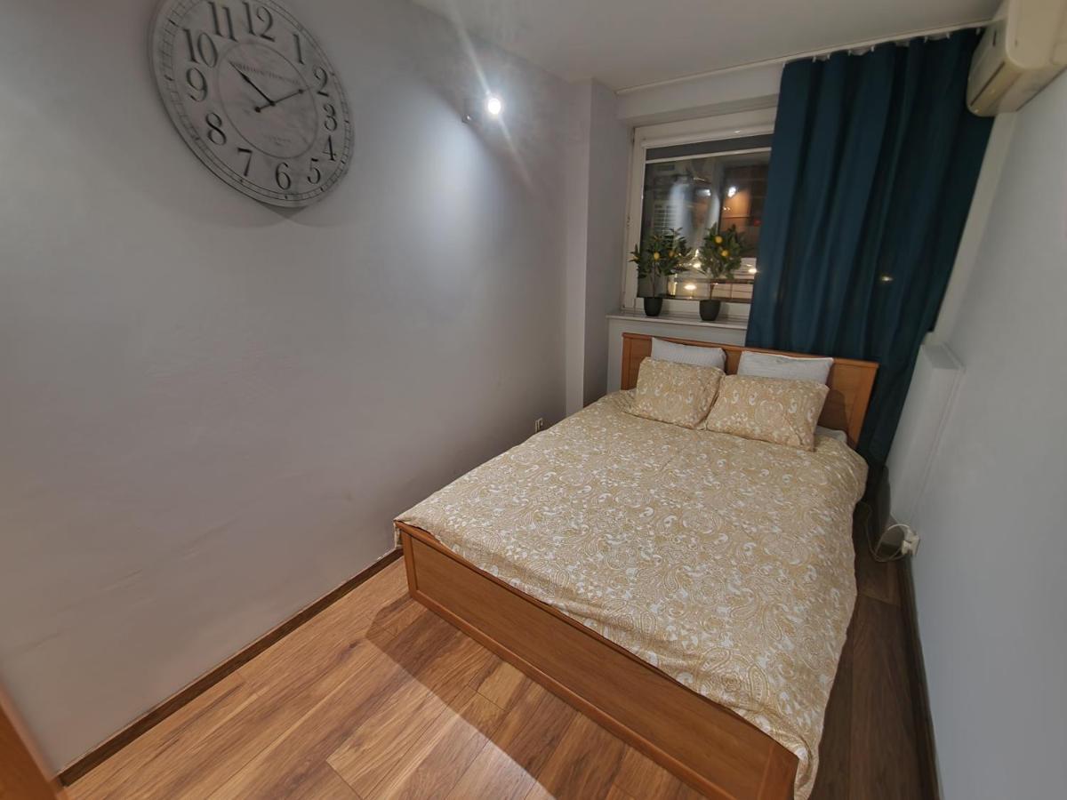View Apartments And Rooms Apartment Warsaw