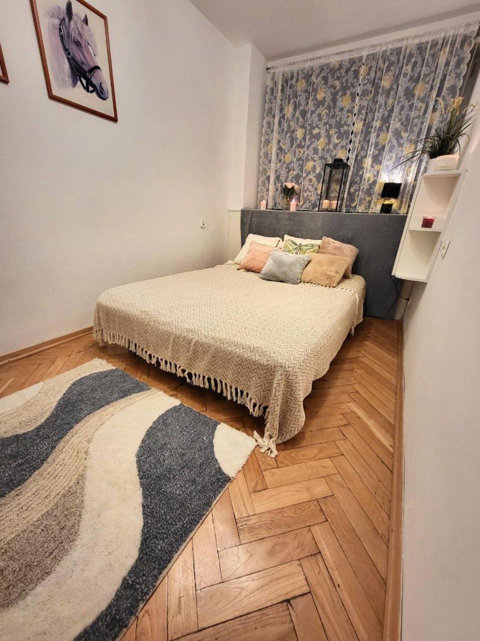 View Apartments And Rooms * Warsaw